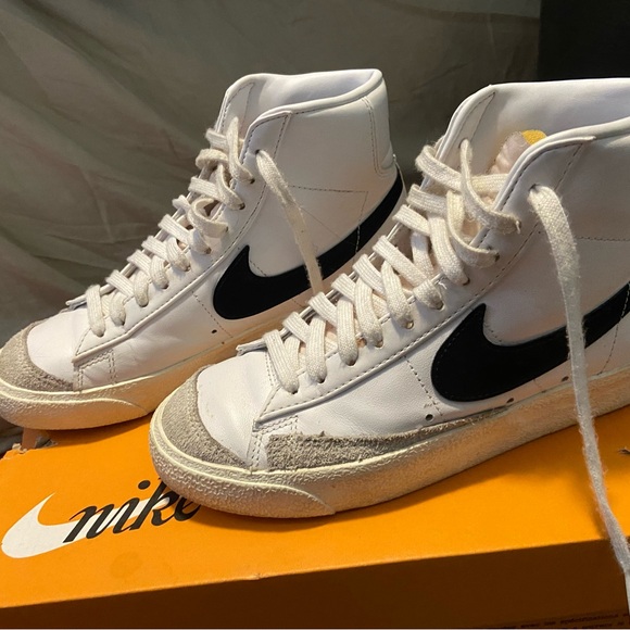 Nike blazers - Picture 2 of 4